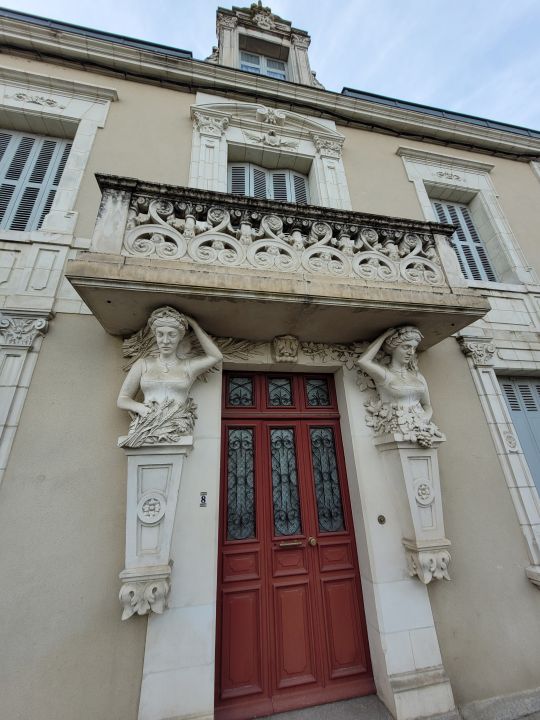 PLAINE ET VALLEES<br />Façade de maison à Oiron PLAINE ET VALLEES<br />Façade de maison à Oiron